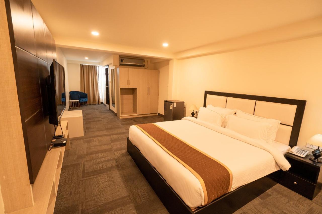 Royale Lalawi Hotel Аиджал Экстерьер фото