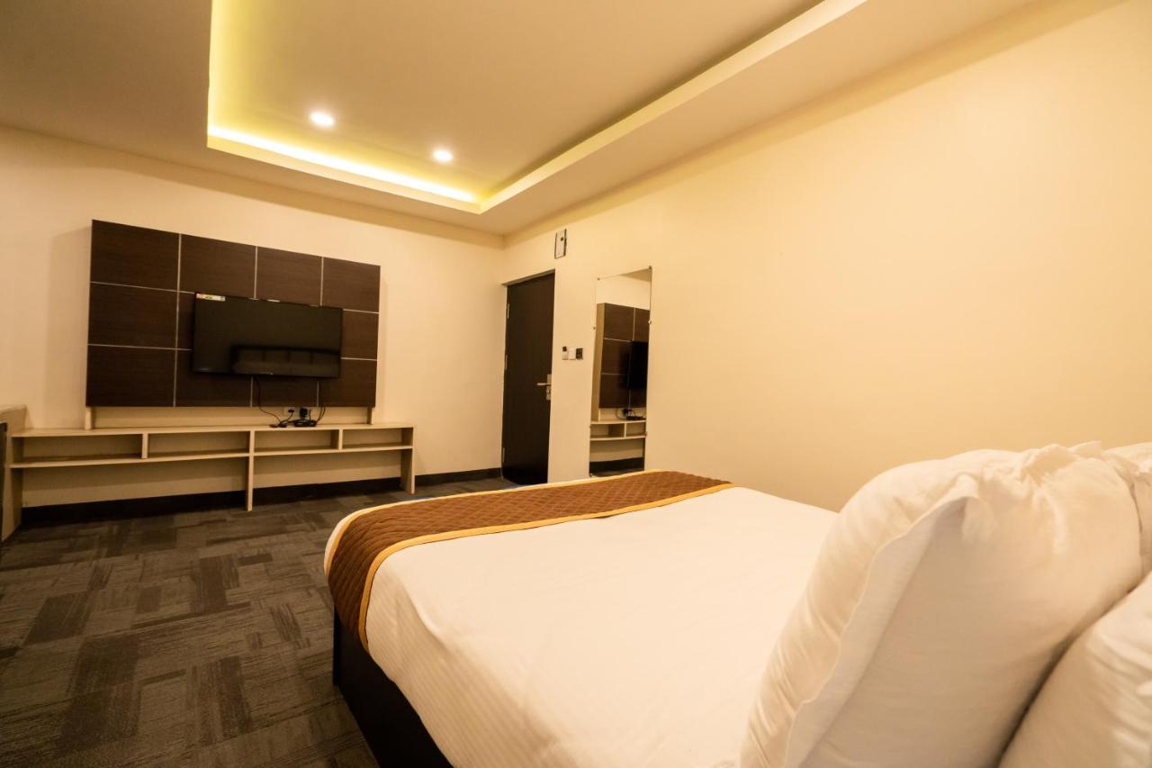 Royale Lalawi Hotel Аиджал Экстерьер фото