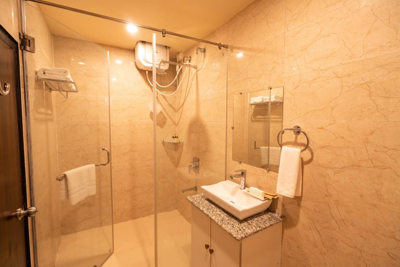Royale Lalawi Hotel Аиджал Экстерьер фото