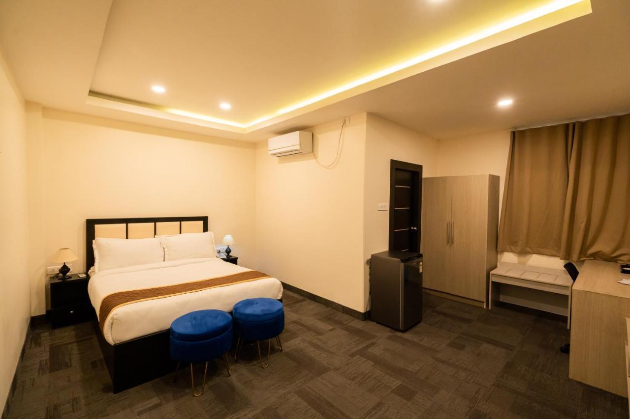 Royale Lalawi Hotel Аиджал Экстерьер фото