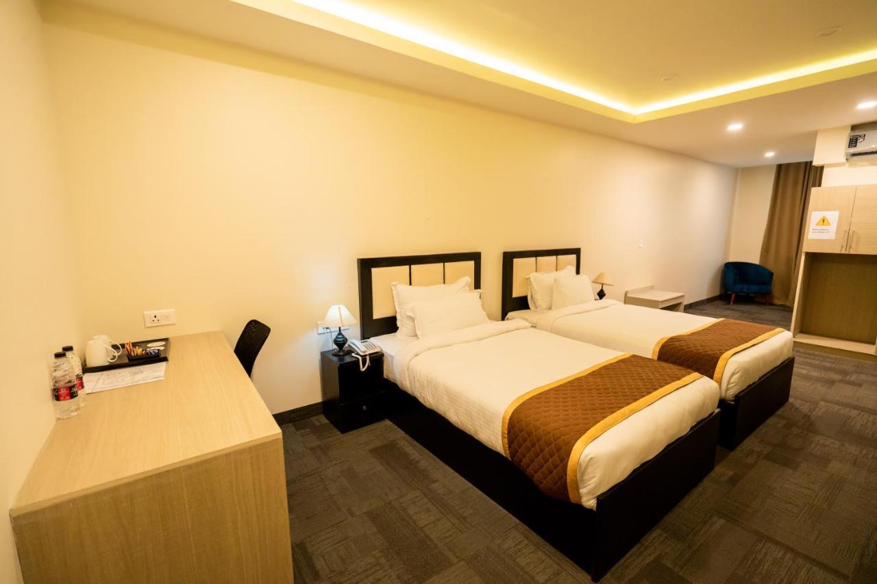 Royale Lalawi Hotel Аиджал Экстерьер фото